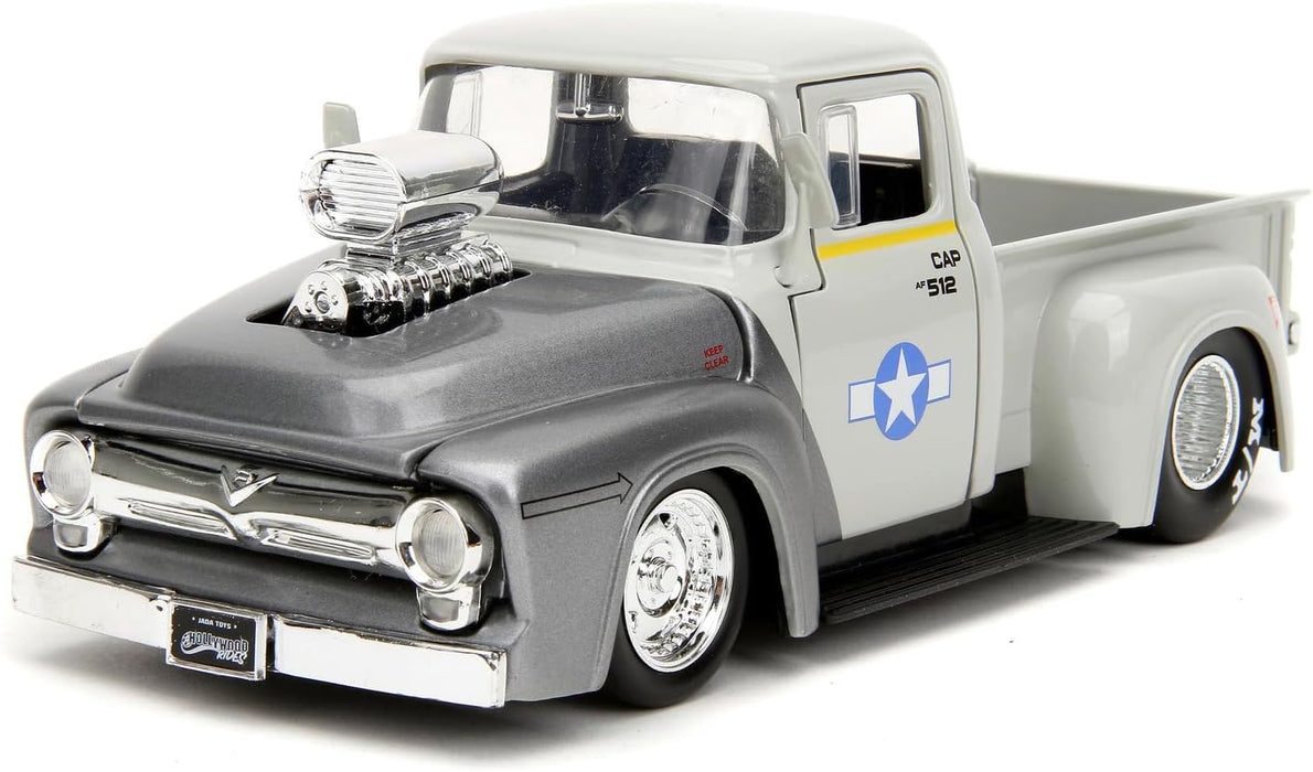 Jada - Street Fighter 1956 Ford F-100 1:24 Die-Cast Model Vehicle With Guille Figure